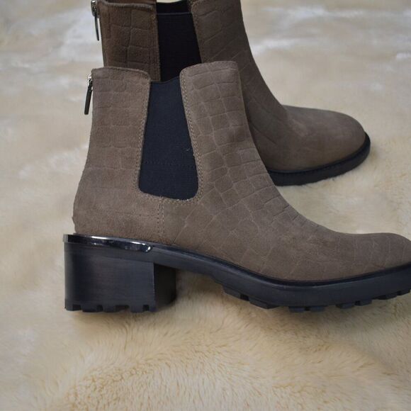 Vince Camuto Kelivena Suede Chelsea Boots Women’s Sz 8.5 Taupe Brown Croc Print - Picture 9 of 14